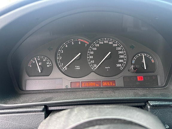 BMW 840Ci 11 of 16