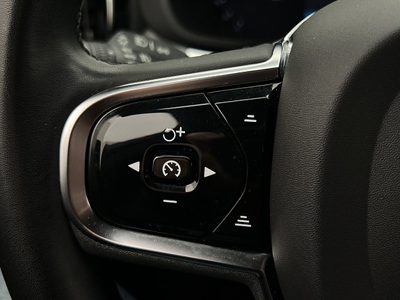 Volvo XC60 16 of 30