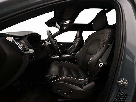 Volvo XC60 12 of 30