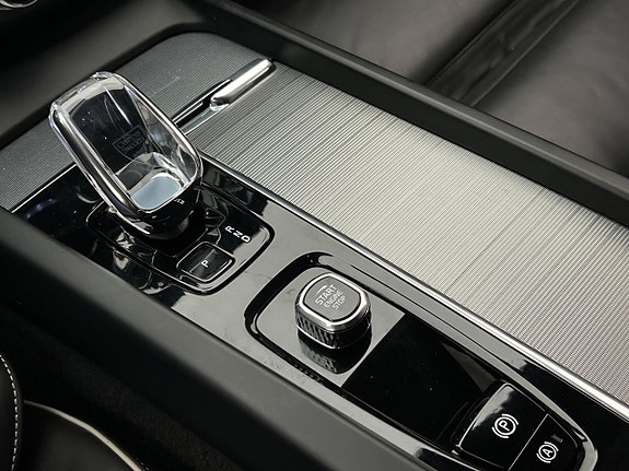 Volvo XC60 25 of 30