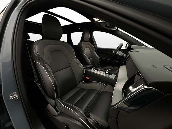 Volvo XC60 27 of 30