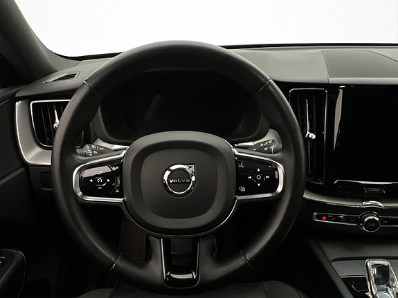 Volvo XC60 15 of 30