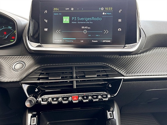 Peugeot e-208 9 of 15
