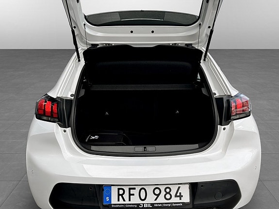 Peugeot e-208 15 of 15