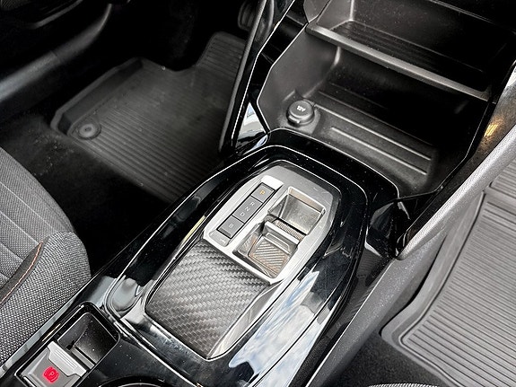 Peugeot e-208 10 of 15