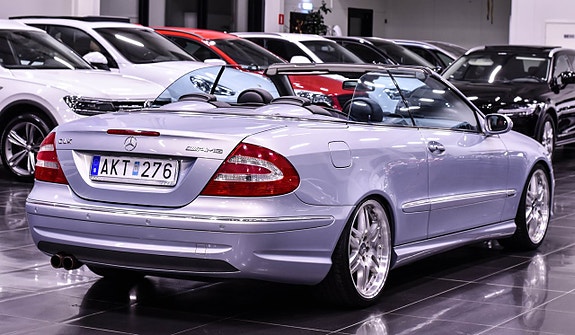 Mercedes-Benz CLK320 7 of 12