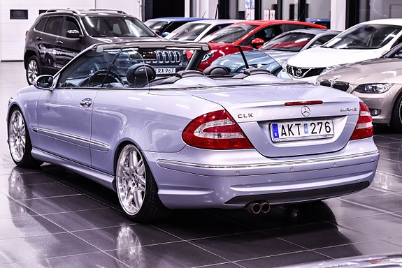 Mercedes-Benz CLK320 9 of 12