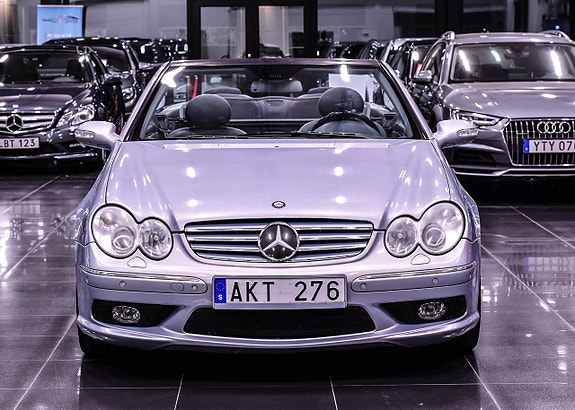 Mercedes-Benz CLK320 5 of 12