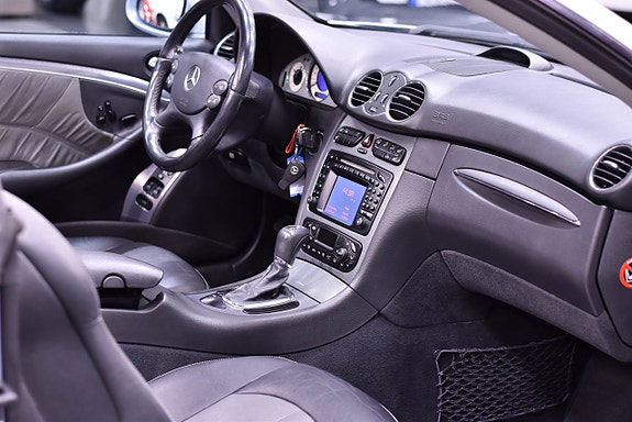Mercedes-Benz CLK320 11 of 12