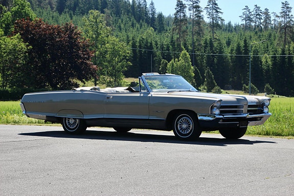 Pontiac Bonneville 10 of 30