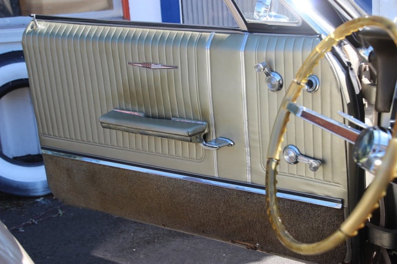 Pontiac Bonneville 4 of 30