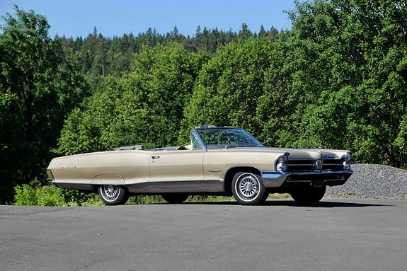 Pontiac Bonneville 9 of 30