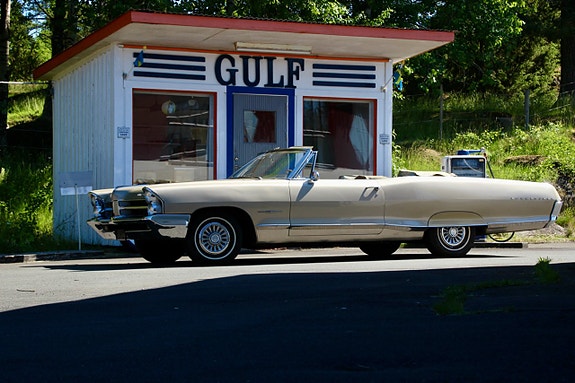 Pontiac Bonneville 7 of 30