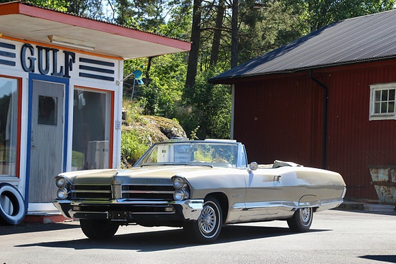 Pontiac Bonneville 6 of 30
