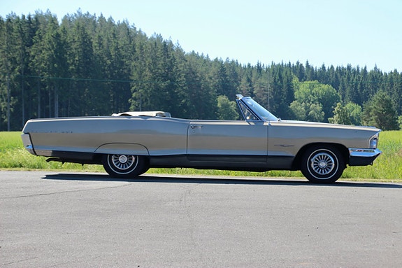 Pontiac Bonneville 11 of 30
