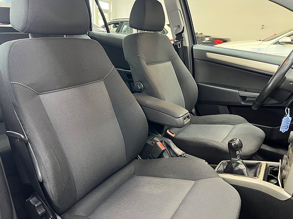 Opel Astra 23 of 26