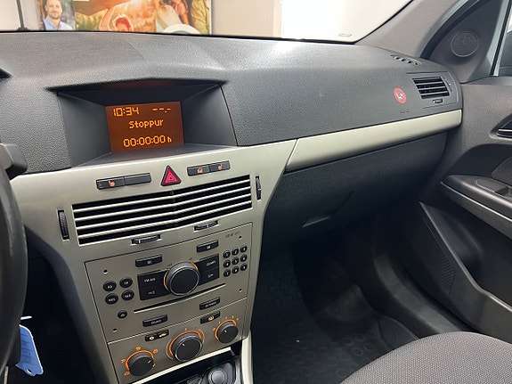 Opel Astra 15 of 26