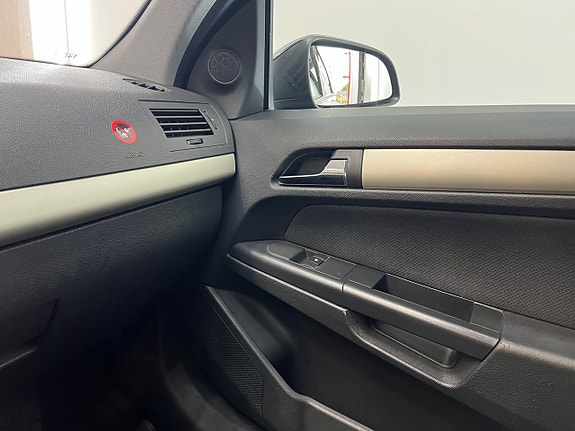 Opel Astra 16 of 26