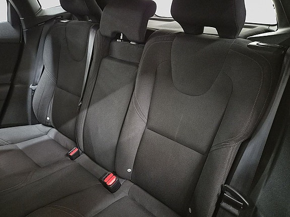 Volvo V40 19 of 27