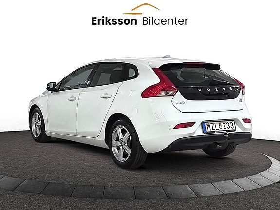 Volvo V40 4 of 27