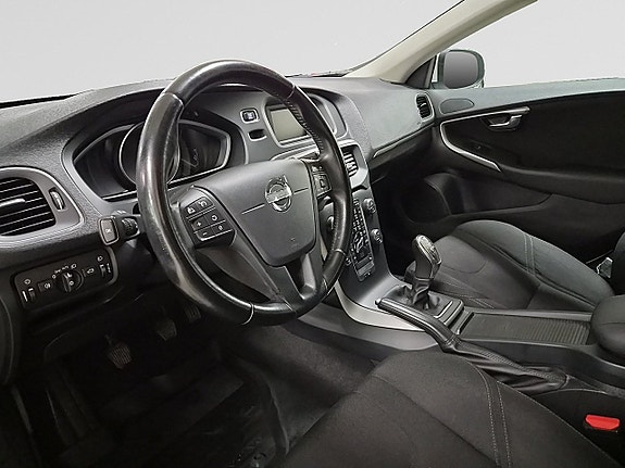 Volvo V40 10 of 27