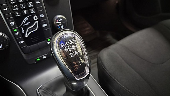 Volvo V40 17 of 27