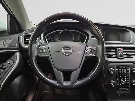 Volvo V40 13 of 27