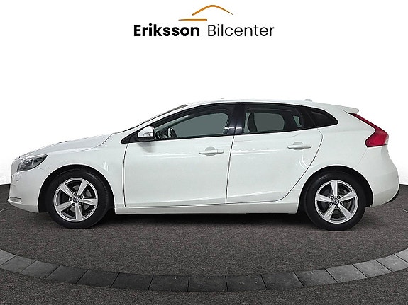 Volvo V40 7 of 27