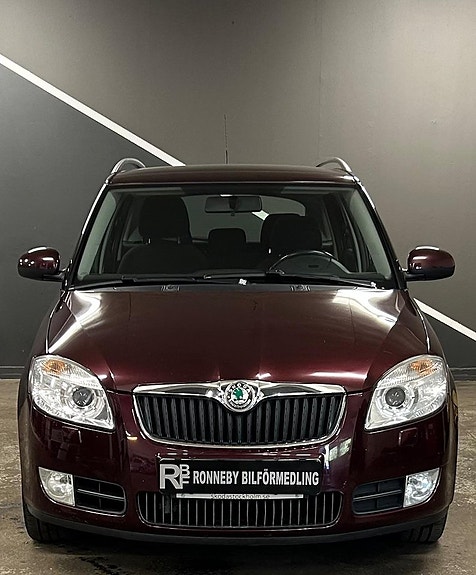 Skoda Fabia 2 of 16