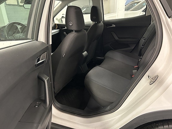 Seat Arona 11 of 19