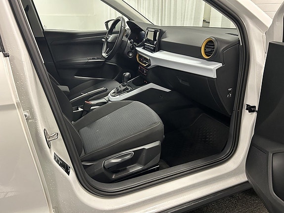 Seat Arona 7 of 19