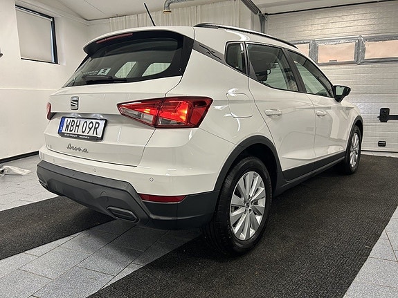Seat Arona 2 of 19