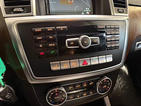 Mercedes-Benz ML350 19 of 20