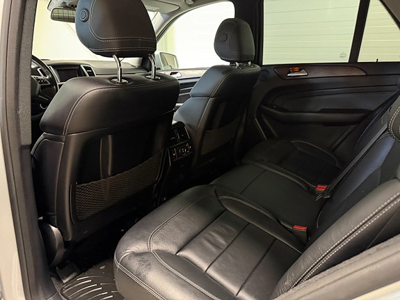 Mercedes-Benz ML350 16 of 20