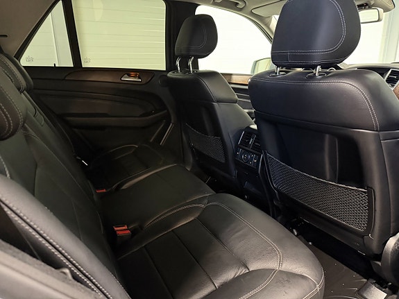 Mercedes-Benz ML350 11 of 20