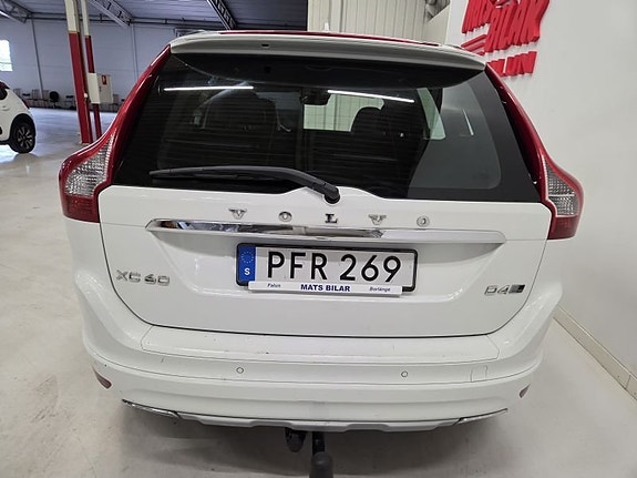 Volvo XC60 7 of 10