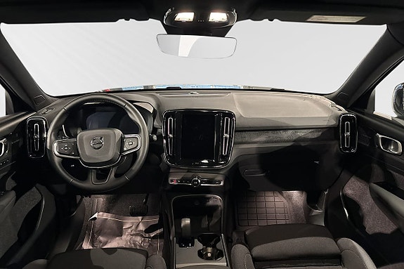 Volvo EX40 9 of 12