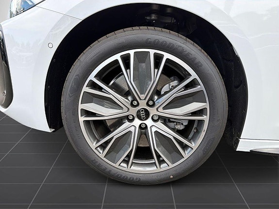 Audi A5 7 of 9