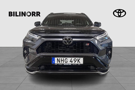 Toyota RAV4 9 of 12