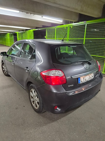 Toyota Auris 3 of 7