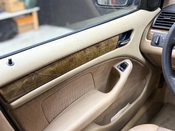 BMW 318i 16 of 18