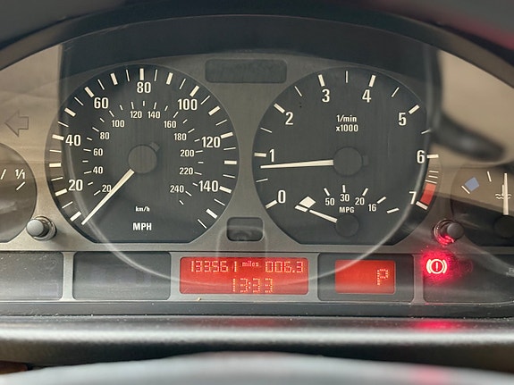 BMW 318i 14 of 18