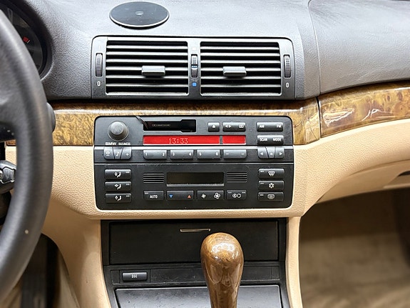 BMW 318i 17 of 18
