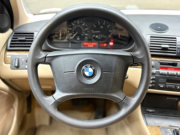 BMW 318i 13 of 18
