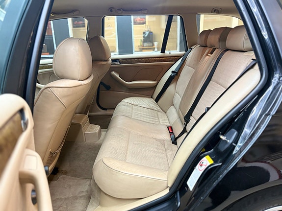 BMW 318i 11 of 18