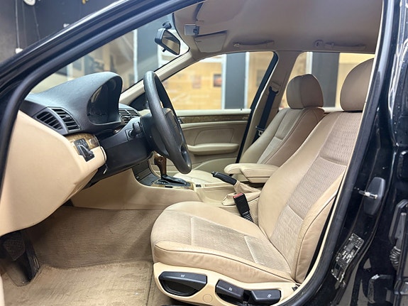BMW 318i 12 of 18