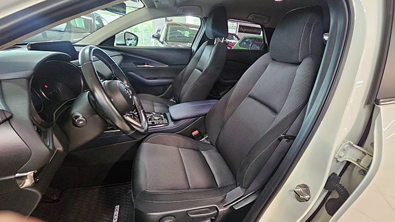 Mazda CX-30 8 of 9