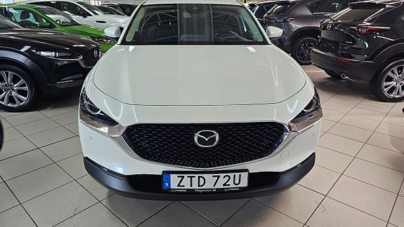 Mazda CX-30 4 of 9