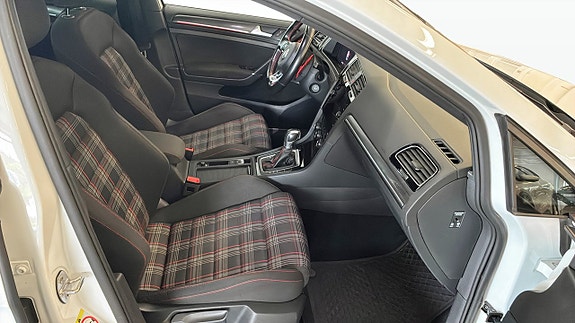 Volkswagen Golf I 3 of 12