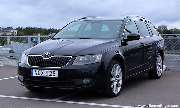 Skoda Octavia 2 of 19